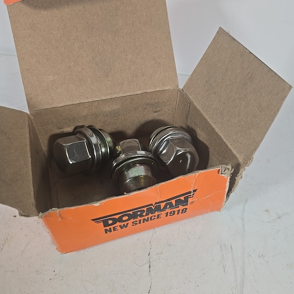 Dorman 611-233 Wheel Lug Nut 3pcs Only